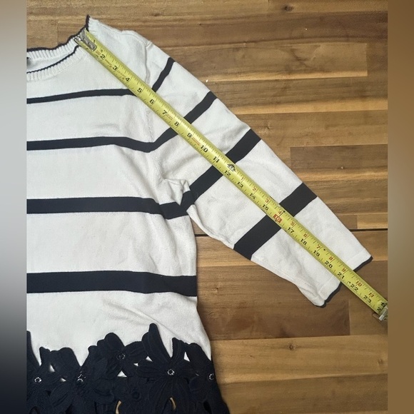 Lane Bryant Floral Appliqué Lace Hem 3/4 Sleeve Navy Stripe White Sweater 18/20 - Picture 9 of 11
